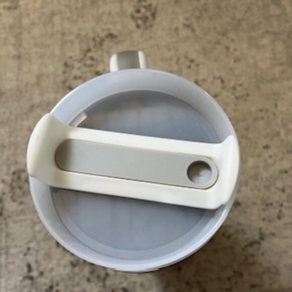 🧡3/15 Never been used Trump 47 MAGA Tumbler 38 oz - Picture 4 of 11